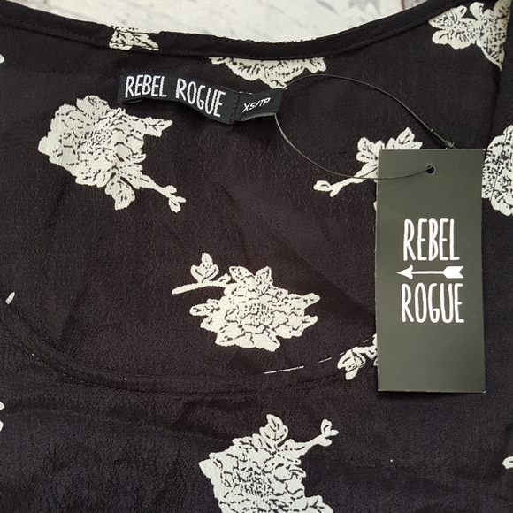 Rebel Rouge Dress - Picture 2 of 7